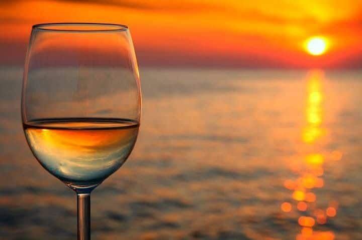 wine-at-the-beach.jpg